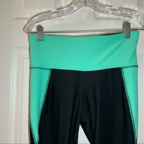Xersion Teal/Black Print Pull On Fitted Cropped Leggings M - Picture 4 of 7